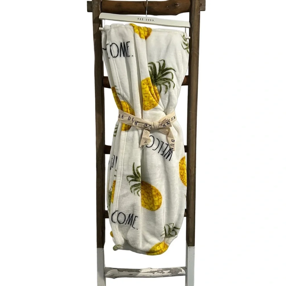 Rae Dunn Welcome Pineapple Printed Plush Throw Blanket - New with Tags